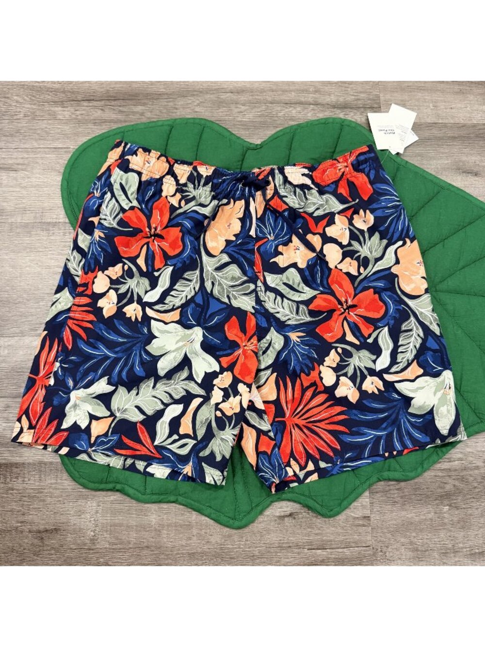 Old Navy Mens Large Floral Swim Trunks UPF 50 Elastic Waistband Drawstring Closu